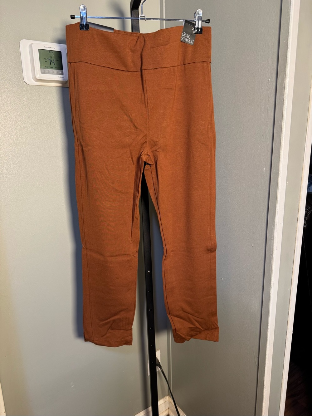 NWT Dear Scarlett Magic Skinny Straight-Leg Pull-On Pants in Rust